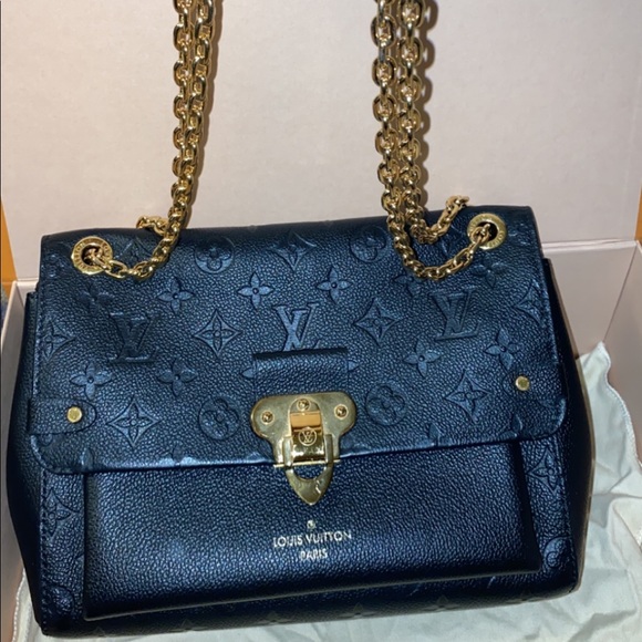 Louis Vuitton - Picture 2 of 8